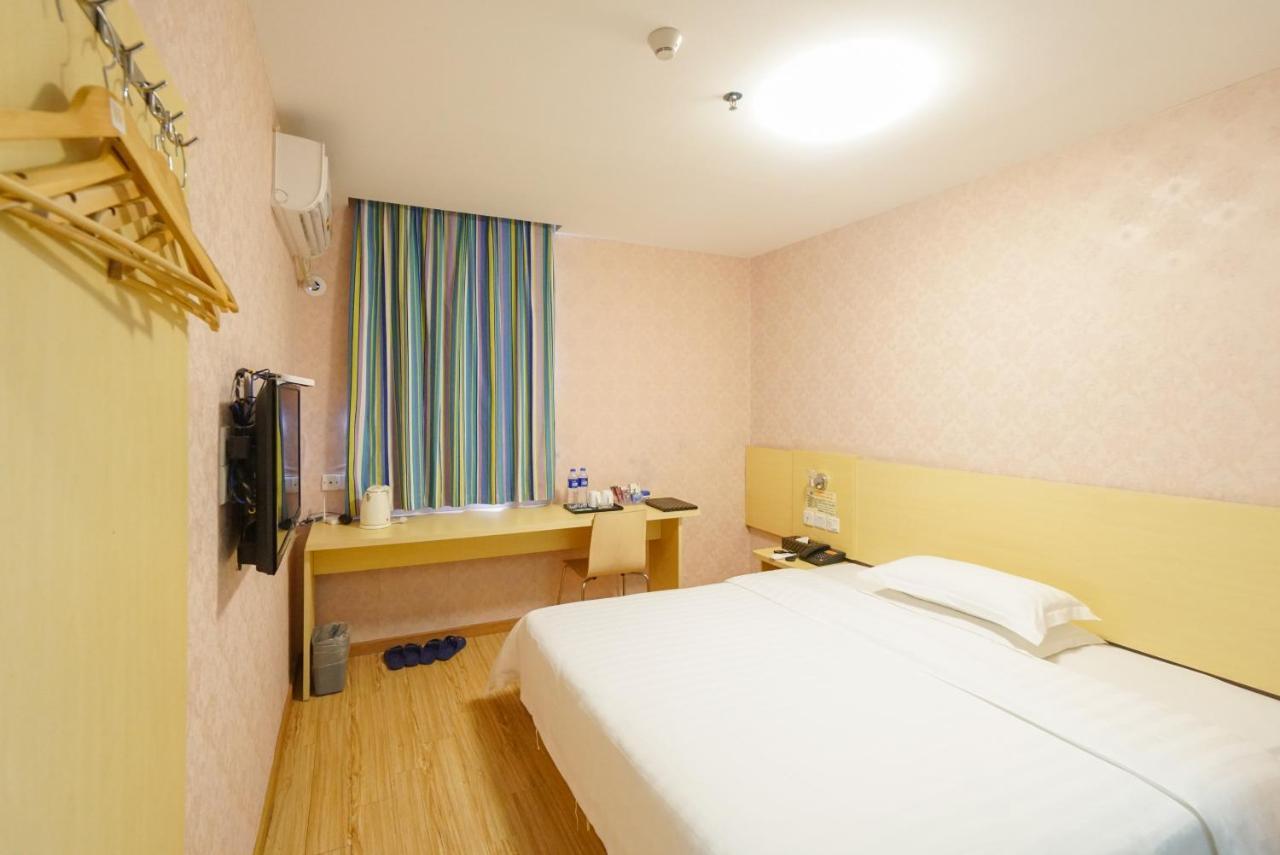 Jia Mei Xin Holiday Hotel Baiyun Airport Branch Kanton Zewnętrze zdjęcie