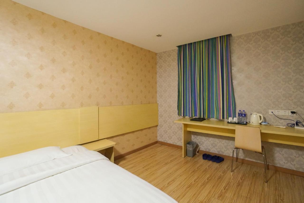 Jia Mei Xin Holiday Hotel Baiyun Airport Branch Kanton Zewnętrze zdjęcie